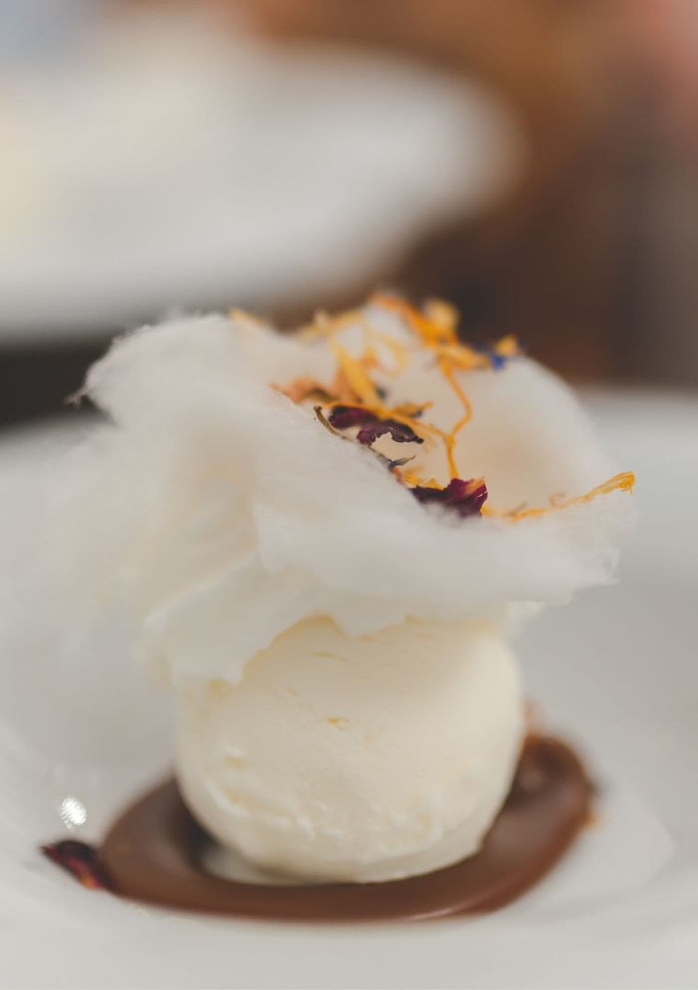 Postre del catering Kook´s. Espuma de yogur, helado de queso y dulce de leche by Dani y Roseta
