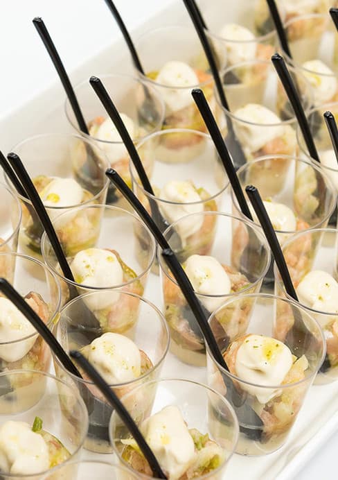 Tartar de salmón con crema de queso trufado by Teresa Gutiérrez